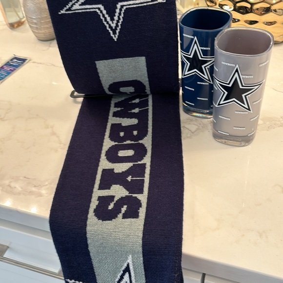 Dallas Cowboys NFL football scarf and tumbler cups set - Picture 3 of 6